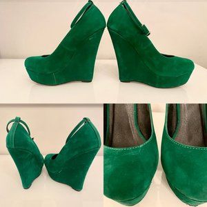 Club Couture Emerald Green Suede-like Novelty Heels